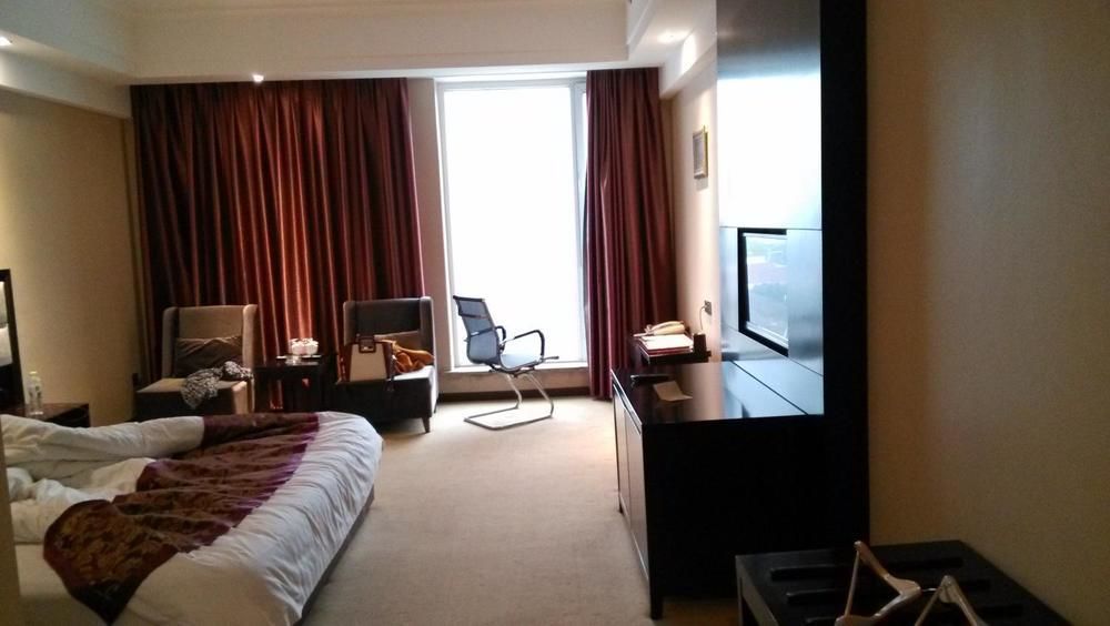 Weishi International Hotel Qing Zhou Екстериор снимка